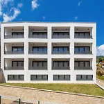 Belinda Apartments With Balcony